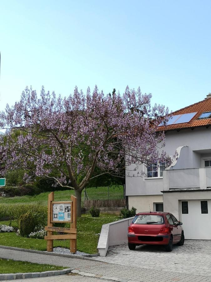 Ferienwohnung Familie Stuhr Staatz Bagian luar foto